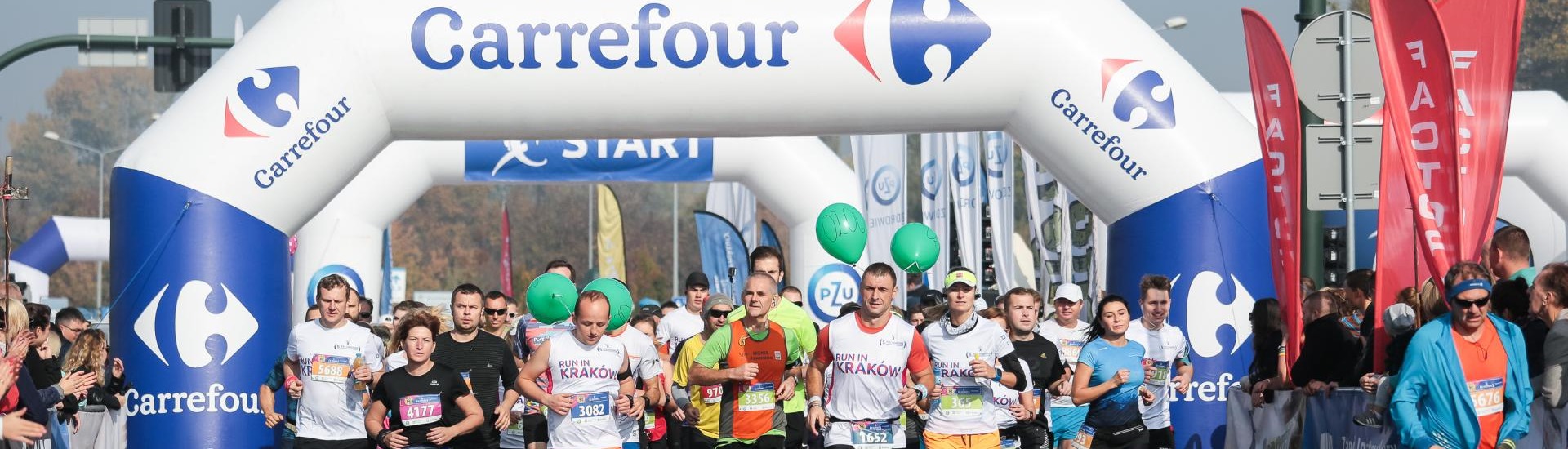 Carrefour promował zdrowie i zachęcał do świętowania 100-lecia niepodległości podczas biegów w Krakowie